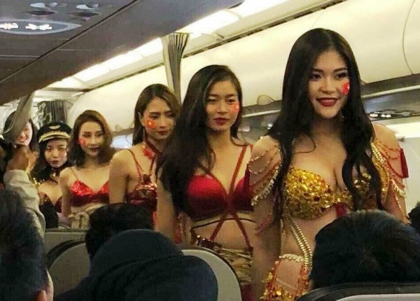 वियतनाम, एयरलाइंस VietJet, फ्लाइट, बिकिनी