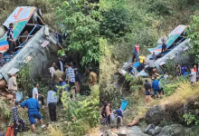 Photo of उत्तराखंड के अल्मोड़ा में बड़ा सड़क हादसा, बस खाई में गिरी, 35 लोगों की मौत