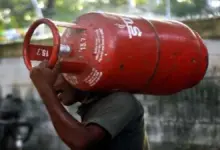 Photo of सस्ता हुआ LPG सिलेंडर, जानें ताजा रेट