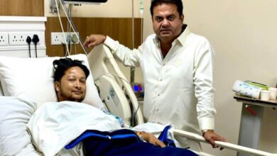 Photo of ‘इंडियन आइडल 12’ के विनर पवनदीप राजन सर्जरी के बाद रिकवरी मोड में, बेड पर ही सुर लगाते आ रहे नजर
