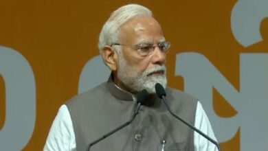 Photo of गांधीनगर में बोले पीएम मोदी- हमने तय कर लिया है, आतंकवाद रुपी कांटे को निकालकर रहेंगे