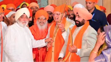Photo of हेमकुंड साहिब यात्रा के लिए ऋषिकेश से पहला जत्था रवाना, सीएम धामी और राज्यपाल गुरमीत सिंह ने दिखाई हरी झंडी