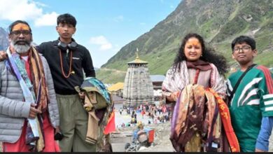 Photo of पत्नी कल्पना सोरेन संग तीर्थ यात्रा पर निकले सीएम हेमंत सोरेन