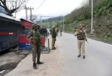 Photo of पाकिस्तानी सेना लगातार पंजाब को बना रही निशाना, नागरिकों को घरों में रहने की सलाह