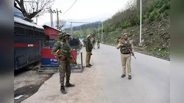 Photo of पाकिस्तानी सेना लगातार पंजाब को बना रही निशाना, नागरिकों को घरों में रहने की सलाह
