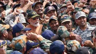 Photo of ऑपरेशन सिंदूर की सफलता के बाद पीएम मोदी ने सेना के जवानों से की मुलाकात