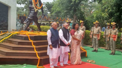 Photo of धरती आबा बिरसा मुंडा की पुण्यतिथि पर झारखंड भर में श्रद्धांजलि सभा आयोजित, राज्यपाल और मुख्यमंत्री ने किया नमन