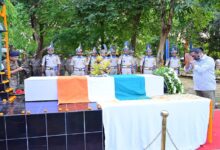 Photo of राज्यपाल संतोष गंगवार एवं सीएम हेमंत सोरेन ने सीआरपीएफ के शहीद जवान सत्यवान सिंह को दी श्रद्धांजलि