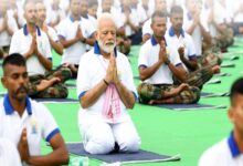 Photo of पीएम नरेंद्र मोदी ने विशाखापत्तनम में किया योग, इस अवसर पर लोगों को भी किया संबोधित