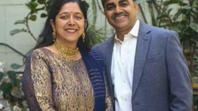 Photo of अहमदाबाद विमान हादसे में आगरा के नीरज और अपर्णा लवानिया की मौत, गांव में शोक की लहर