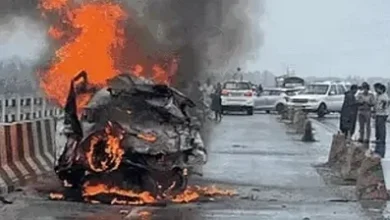 Photo of यूपी के बुलंदशहर में दर्दनाक सड़क हादसा, कार में आग लगने से जिंदा जलकर 5 लोगों की मौत