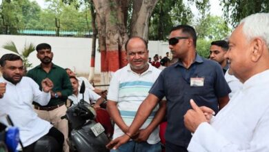 Photo of सीएम नीतीश कुमार से दिव्यांगजनों ने की मुलाकात, सामाजिक सुरक्षा पेंशन की राशि बढ़ाये जाने पर प्रकट किया आभार