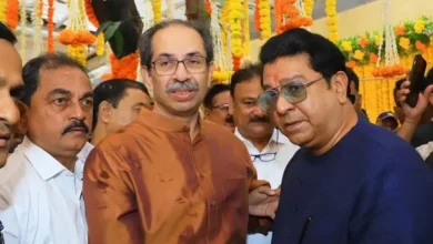 Photo of ठाकरे बंधुओं की मुलाकात से सियासत में हलचल, 6.5 साल बाद राज पहुंचे मातोश्री