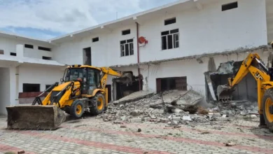 Photo of धर्मांतरण के मास्टरमाइंड छांगुर बाबा की कोठी पर तीसरे दिन भी बुलडोजर एक्शन