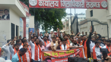 Photo of लखनऊ में जिलाधिकारी को सौंपा गया ज्ञापन, गोपाल राय को Z श्रेणी की सुरक्षा देने की मांग