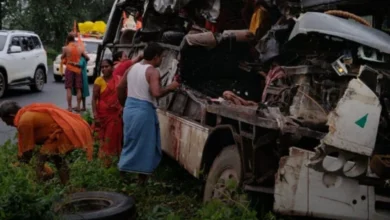 Photo of देवघर हादसा: कांवड़ यात्रा के दौरान बस-ट्रक टक्कर में 18 श्रद्धालुओं की मौत, कई घायल