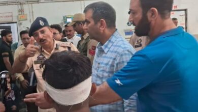Photo of अमरनाथ यात्रियों की तीन बसें आपस में टकराईं, 36 तीर्थयात्री घायल, अस्पताल में कराया गया भर्ती