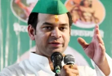Photo of तेज प्रताप यादव का महुआ दौरा: मेडिकल कॉलेज के वादे को पूरा करने की कोशिश, चुनावी दावेदारी के संकेत