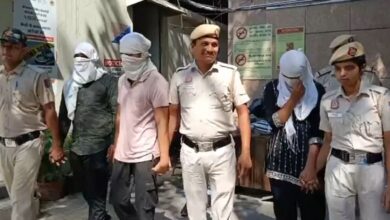 Photo of वज़ीराबाद में फर्जी CBI अफसर बनकर लाखों की लूट, महिला समेत तीन आरोपी गिरफ्तार