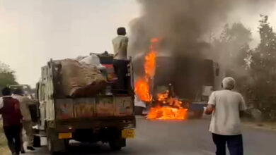Photo of जालोर में भीषण सड़क हादसा: बस-बाइक टक्कर के बाद आग, तीन की मौत