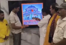 Photo of फतेहपुर: BJP जिला अध्यक्ष का मकबरे की तस्वीर की आरती करते हुए वीडियो वायरल