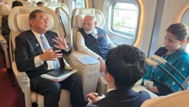 Photo of जापान दौरे के दूसरे दिन पीएम मोदी ने की बुलेट ट्रेन की सवारी, लोगों ने किया गर्मजोशी से स्वागत