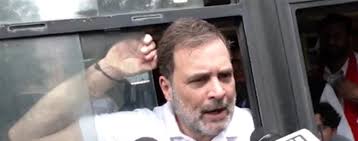 Photo of INDI ब्लॉक के प्रोटेस्ट मार्च में बवाल, दिल्ली पुलिस ने राहुल गांधी समेत कई विपक्षी नेताओं को हिरासत में लिया