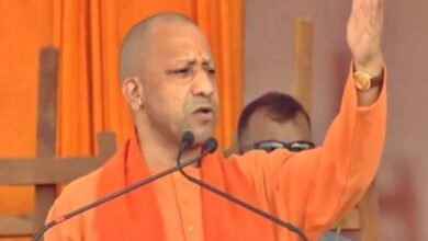 Photo of जाति-धर्म आधारित आदेश पर CM योगी की सख्ती, अधिकारी निलंबित – “पूर्वाग्रह बर्दाश्त नहीं”