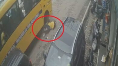 Photo of तेज रफ्तार बस ने स्कूटी सवार महिला को 50 मीटर तक घसीटा, CCTV में कैद घटना