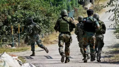 Photo of जम्मू-कश्मीर में एलओसी पर घुसपैठ की कोशिश नाकाम, गोलीबारी में एक आतंकी ढेर, एक जवान शहीद
