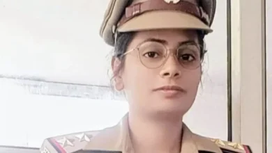 Photo of गाजियाबाद : कुत्ते को बचाने में गई महिला दरोगा की जान, परिवार में छाया मातम