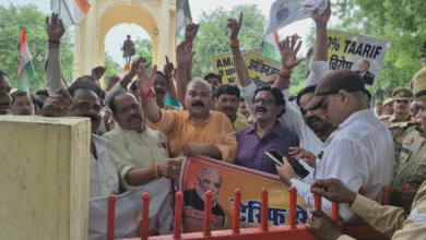 Photo of अमेरिकी टैरिफ वृद्धि के खिलाफ लखनऊ में व्यापारियों का प्रदर्शन, राज्यपाल को सौंपा ज्ञापन