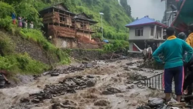 Photo of हिमाचल प्रदेश में भारी बारिश से तबाही, मंडी और शिमला में भूस्खलन