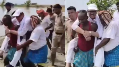 Photo of कटिहार में गंगा कटाव से तबाही, सांसद तारिक अनवर का ‘वीडियो विजिट’ वायरल