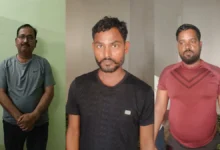 Photo of प्रयागराज में जमीन विवाद: पूर्व ब्लाक प्रमुख पर जानलेवा हमले में माफिया अतीक का गुर्गा सहित तीन गिरफ्तार