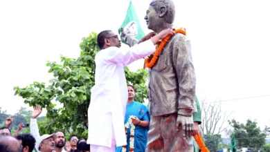 Photo of झारखंड आंदोलन के अग्रणी दुर्गा सोरेन की जयंती पर सीएम हेमंत सोरेन का नमन
