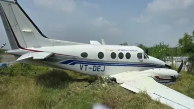 Photo of फर्रुखाबाद में हवाई पट्टी की बाउंड्री से जा टकराया प्‍लेन, पायलट और यात्री सुरक्षित