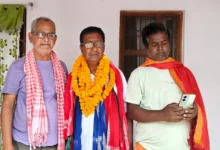 Photo of बिहार चुनाव 2025: आरा से मैदान में उतरे ‘सबसे गरीब उम्मीदवार’ कयामुद्दीन अंसारी, बोले – “जनता के भरोसे जीतूंगा”