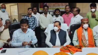 Photo of कानपुर: सांसद रमेश अवस्थी ने 40 टीबी मरीजों को लिया गोद, टीबी मुक्त भारत अभियान को मिला बल