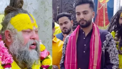 Photo of एल्विश यादव ने की प्रेमानंद जी महाराज से मुलाकात, आशीर्वाद के बाद यूट्यूबर ने कर दिया बड़ा वादा