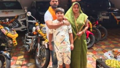 Photo of पटना: छपरा से राजद उम्मीदवार खेसारी लाल यादव ने दाखिल किया नामांकन, 24.81 करोड़ रुपये की संपत्ति का खुलासा