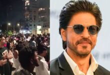 Photo of शाहरुख खान के 60वें जन्मदिन पर ‘मन्नत’ के बाहर जुटे फैंस, लेकिन नहीं दिखे किंग खान