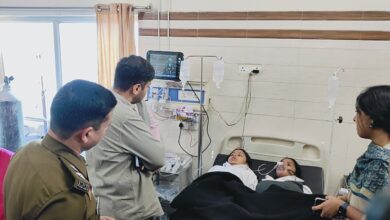 Photo of हरदोई में गैस रिसाव से 16 बच्चे बेहोश, डीएम-एसपी मौके पर पहुंचे, सीएम योगी ने लिया संज्ञान