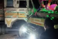 Photo of लखनऊ – प्रयागराज हाईवे पर बस–ट्रक की भिड़ंत, 15 यात्री घायल