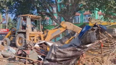 Photo of सरकारी भूमि पर बनी अवैध मजार पर चला बुलडोजर, धामी सरकार की सख्ती जारी