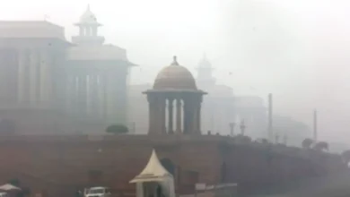 Photo of उत्तर भारत में बढ़ी ठंड, दक्षिण भारत में भारी बारिश; दिल्ली का AQI फिर ‘गंभीर’ स्तर पर