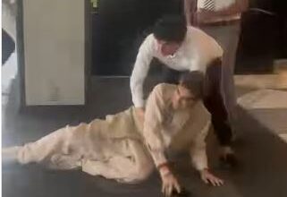 Photo of जरीन खान की प्रेयर मीट में फिसले जितेंद्र, तुषार कपूर ने दी पापा की हेल्थ अपडेट बोले “वो बिल्कुल ठीक हैं”