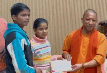 Photo of मुख्यमंत्री योगी से मिलने का सपना पूरा हुआ, कानपुर की 20 वर्षीय मुखबाधिर खुशी बनी हौसले की मिसाल