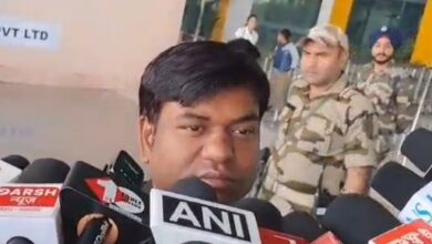 Photo of पटना एयरपोर्ट से एनडीए पर बरसे मुकेश साहनी, बोले – “दो-चार दिन खुश होने दीजिए, बिहार में बदलाव तय है”