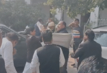 Photo of झांसी कलेक्ट्रेट में महिला वकील से मारपीट, फर्जी वकालतनामा विवाद का मामला गर्माया